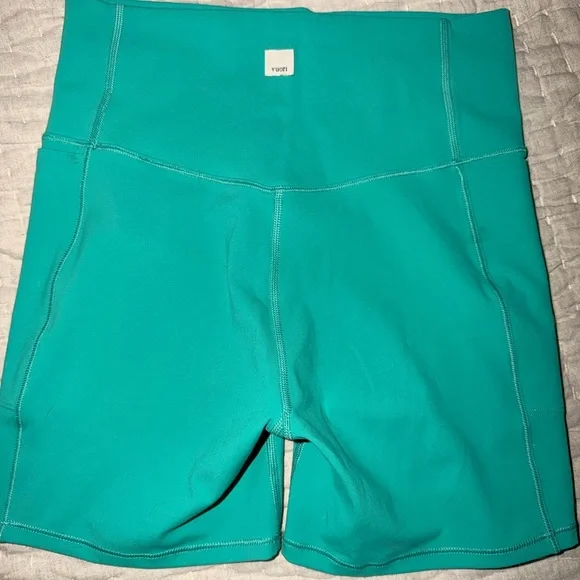 Vuori Studio Pocket Biker Shorts - Picture 2 of 6